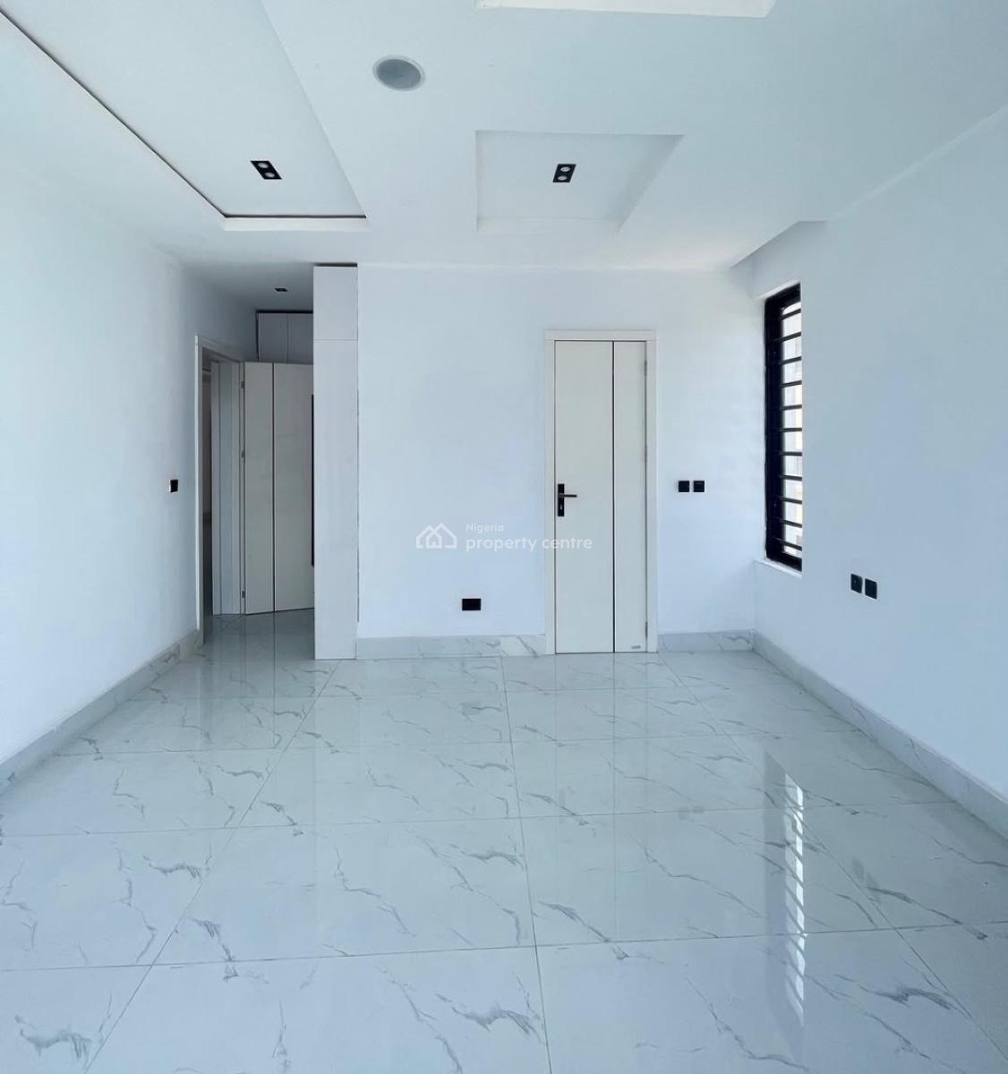 Lovely 2 Bedroom Apartment with Bq, Lekki Phase 1, Lekki Phase 1, Lekki, Lagos, Block of Flats for Sale