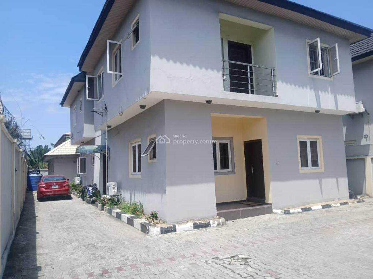 Lovely 3 Bedroom Flat with Classic Features, Lekki Phase 1, Lekki, Lagos, Flat / Apartment for Rent