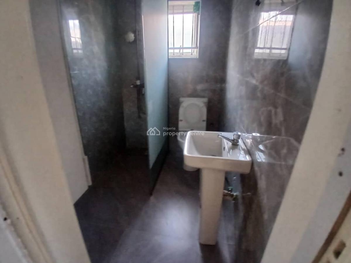 Lovely 3 Bedroom Flat with Classic Features, Lekki Phase 1, Lekki, Lagos, Flat / Apartment for Rent
