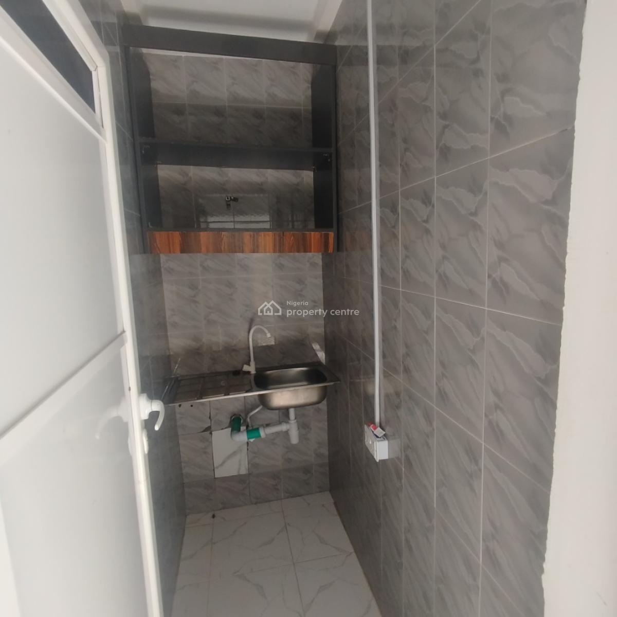 Self Contained/studio Apartment, Close Royal Pine, Orchid Road, Lekki Expressway, Lekki, Lagos, Self Contain (single Rooms) for Rent