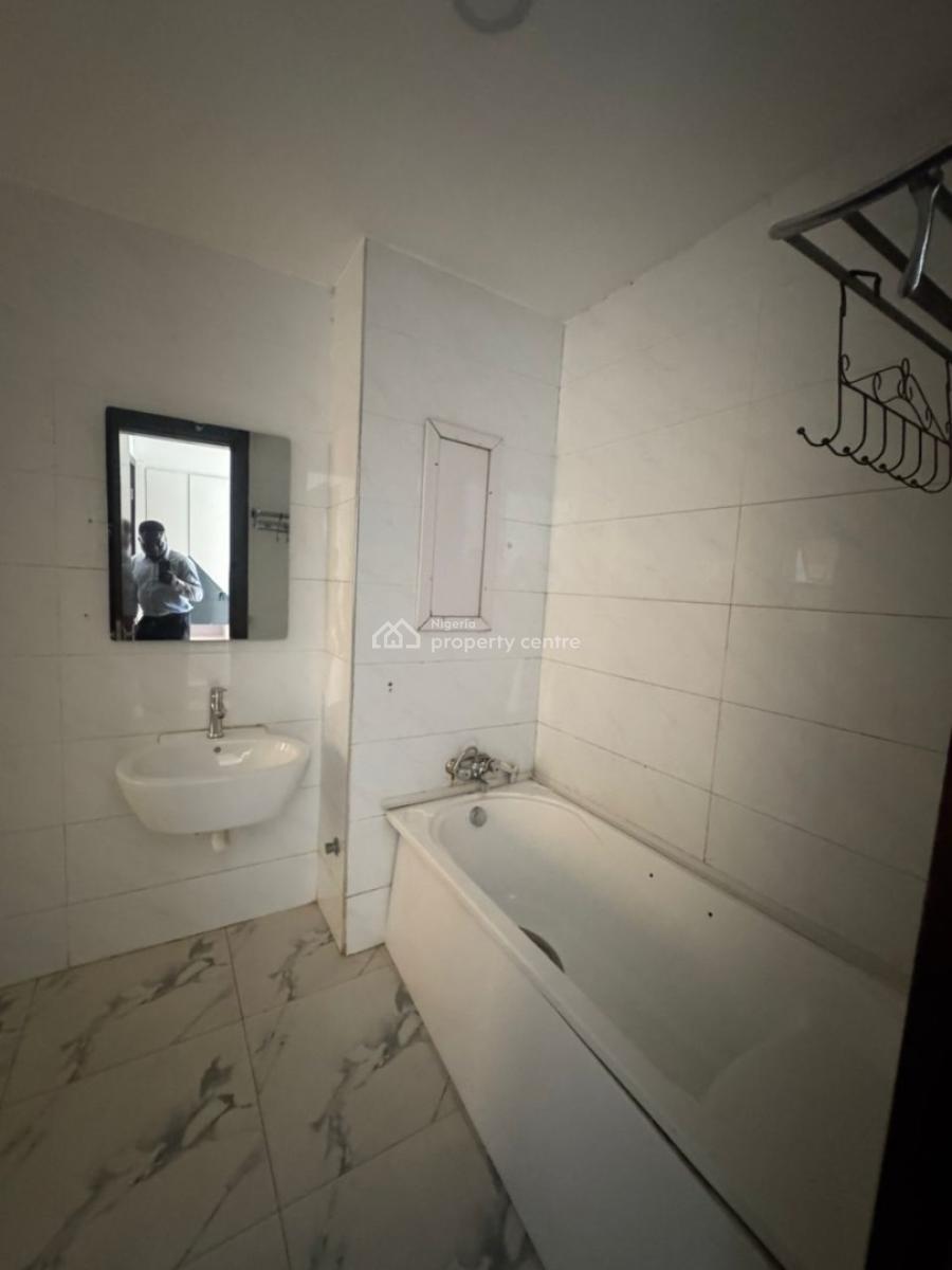 Neatly Used 4 Bedroom Maisonette, Banana Island, Ikoyi, Lagos, Flat / Apartment for Rent