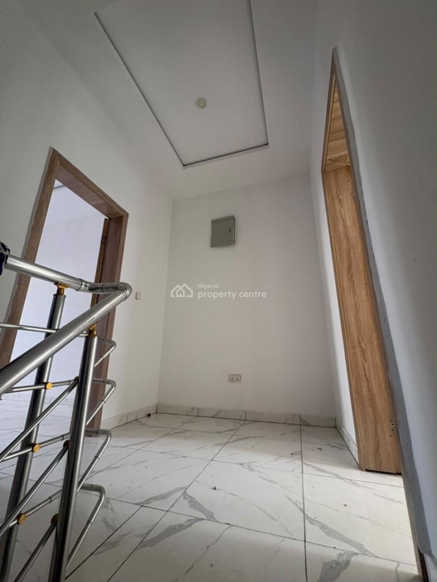 Neatly Used 3 Bedroom Terrace Duplex /bq, Ikota, Lekki, Lagos, Terraced Duplex for Sale