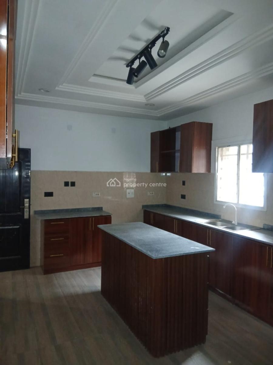Four(4] Bedrooms Penthouse Apartment, Phase 4, T-pumpy Estate, Lugbe District Abuja, Lugbe District, Abuja, Flat / Apartment for Rent