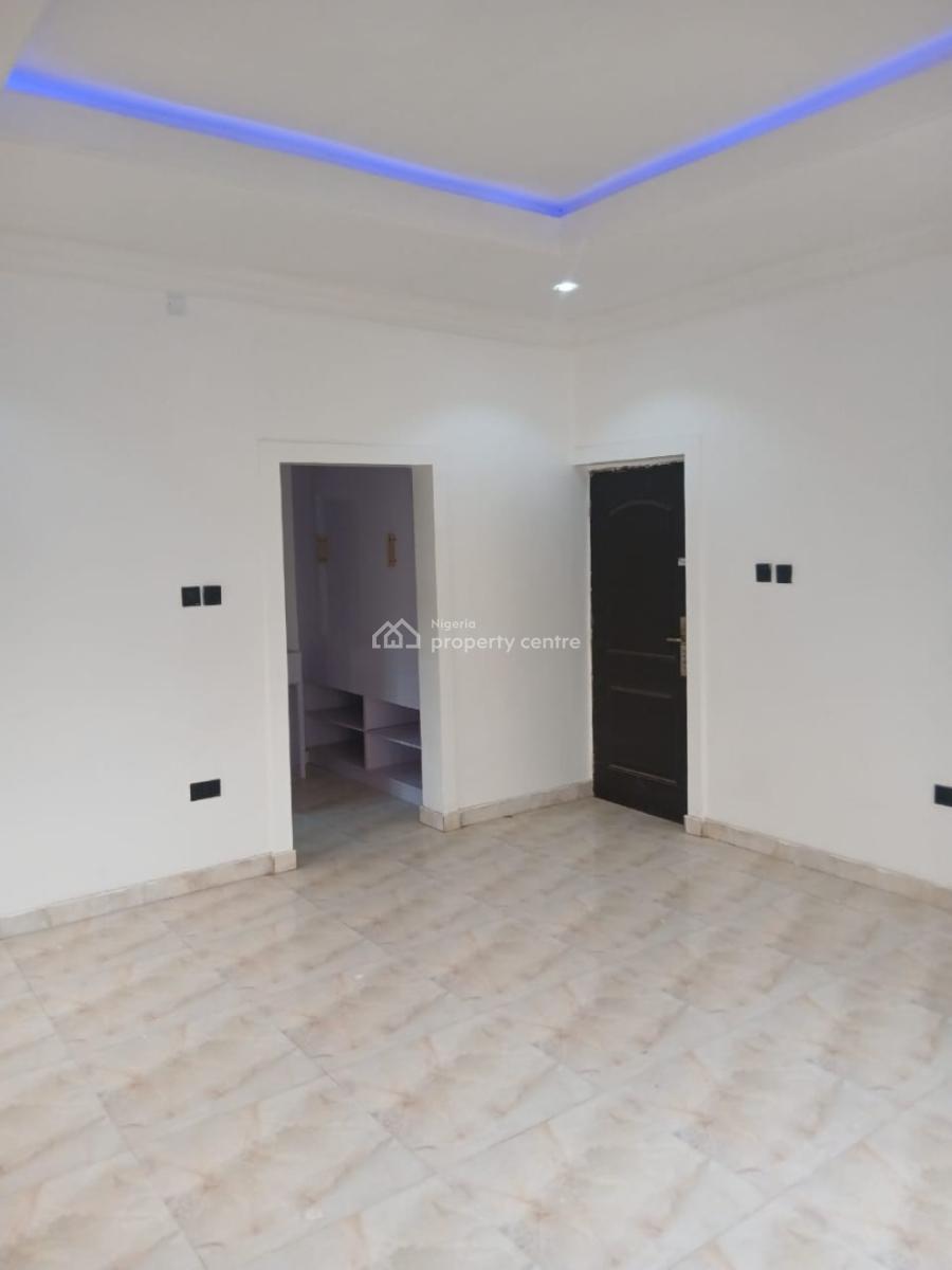 Four(4] Bedrooms Penthouse Apartment, Phase 4, T-pumpy Estate, Lugbe District Abuja, Lugbe District, Abuja, Flat / Apartment for Rent