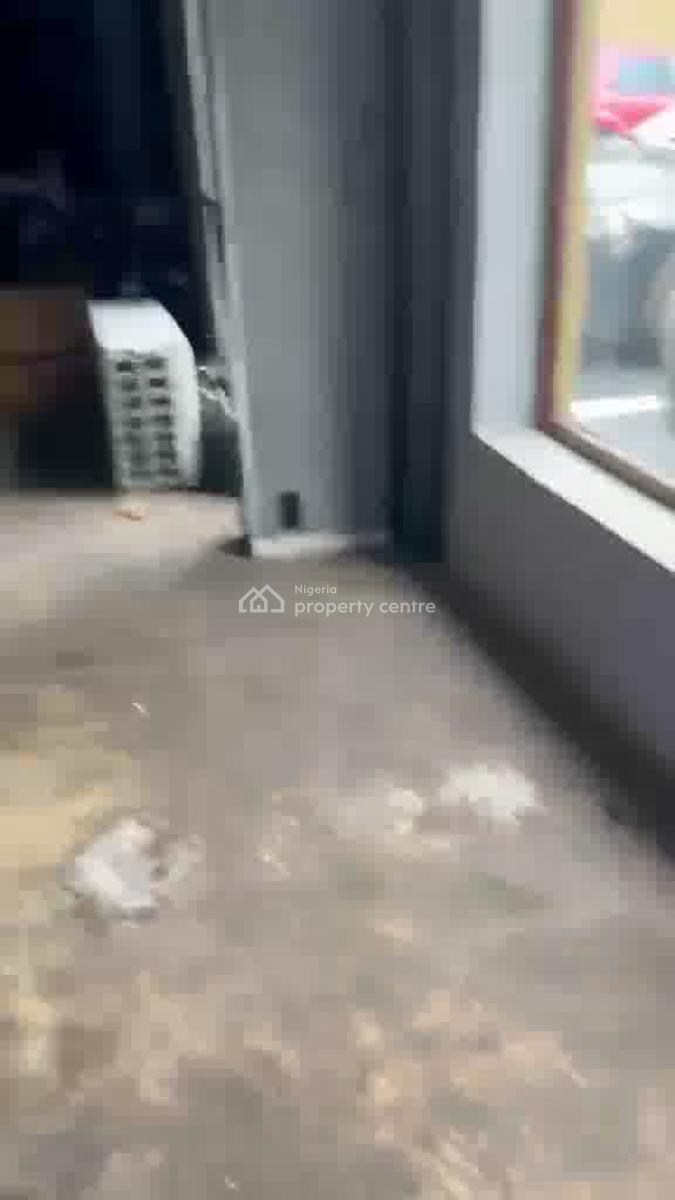 Supermarket/ Showroom./office Space Saka Tinubu, Saka Tinubu, Victoria Island (vi), Lagos, Commercial Property for Rent