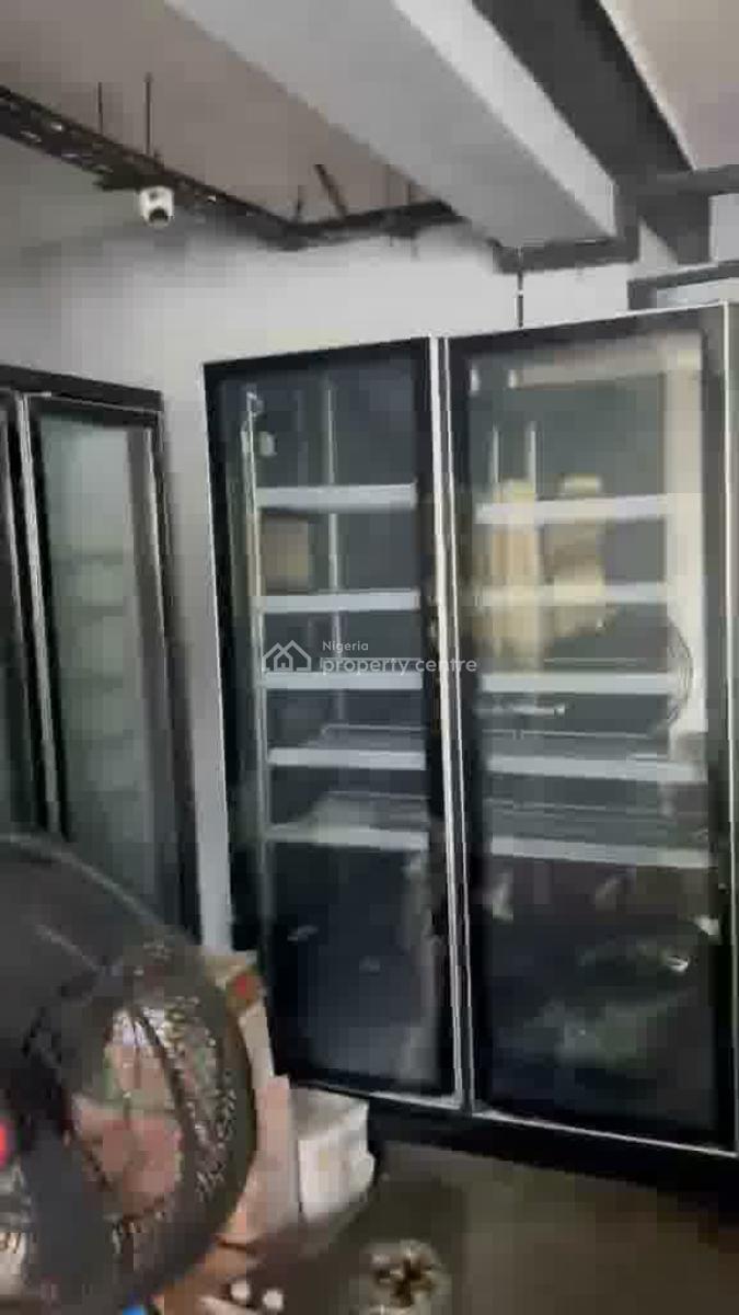 Supermarket/ Showroom./office Space Saka Tinubu, Saka Tinubu, Victoria Island (vi), Lagos, Commercial Property for Rent