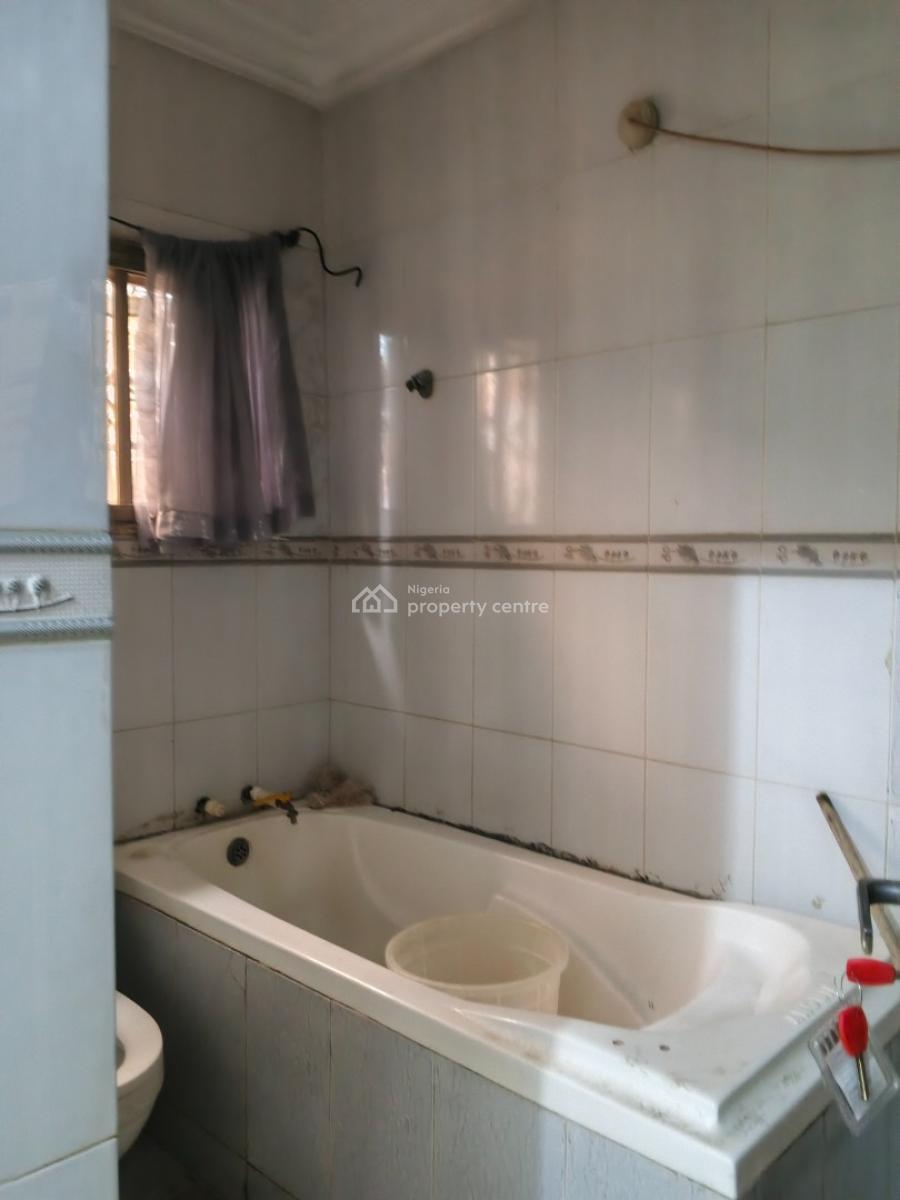 Well Renovated 2 Bedroom Apartment, Guzape District, Abuja, Flat / Apartment for Rent