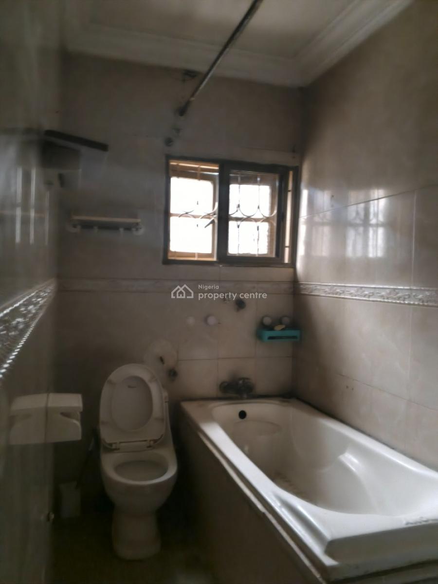 Well Renovated 2 Bedroom Apartment, Guzape District, Abuja, Flat / Apartment for Rent