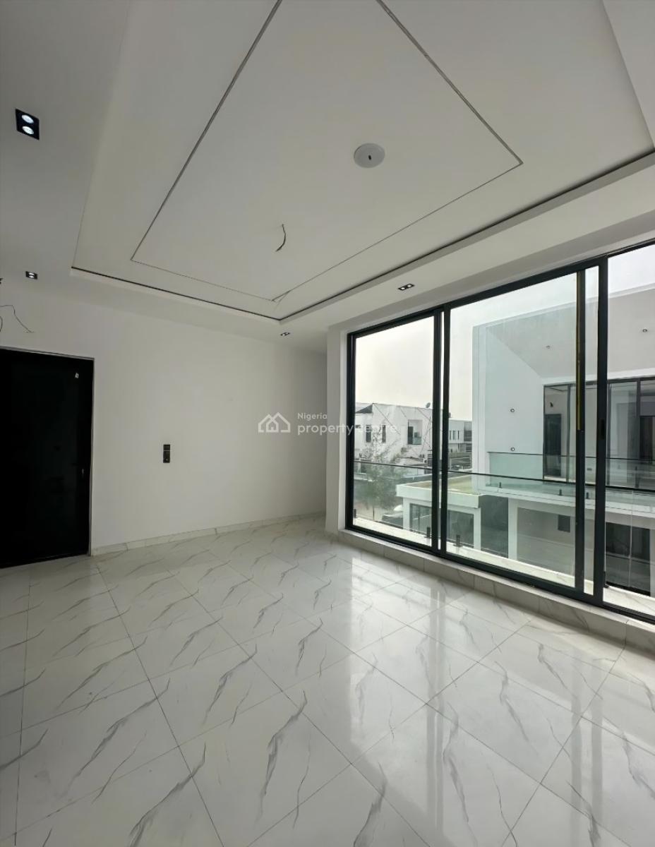 Luxurious 4-bedrooms Semi-detached Detached Duplex with Bq, Ikota, Lekki, Lagos, Semi-detached Duplex for Sale