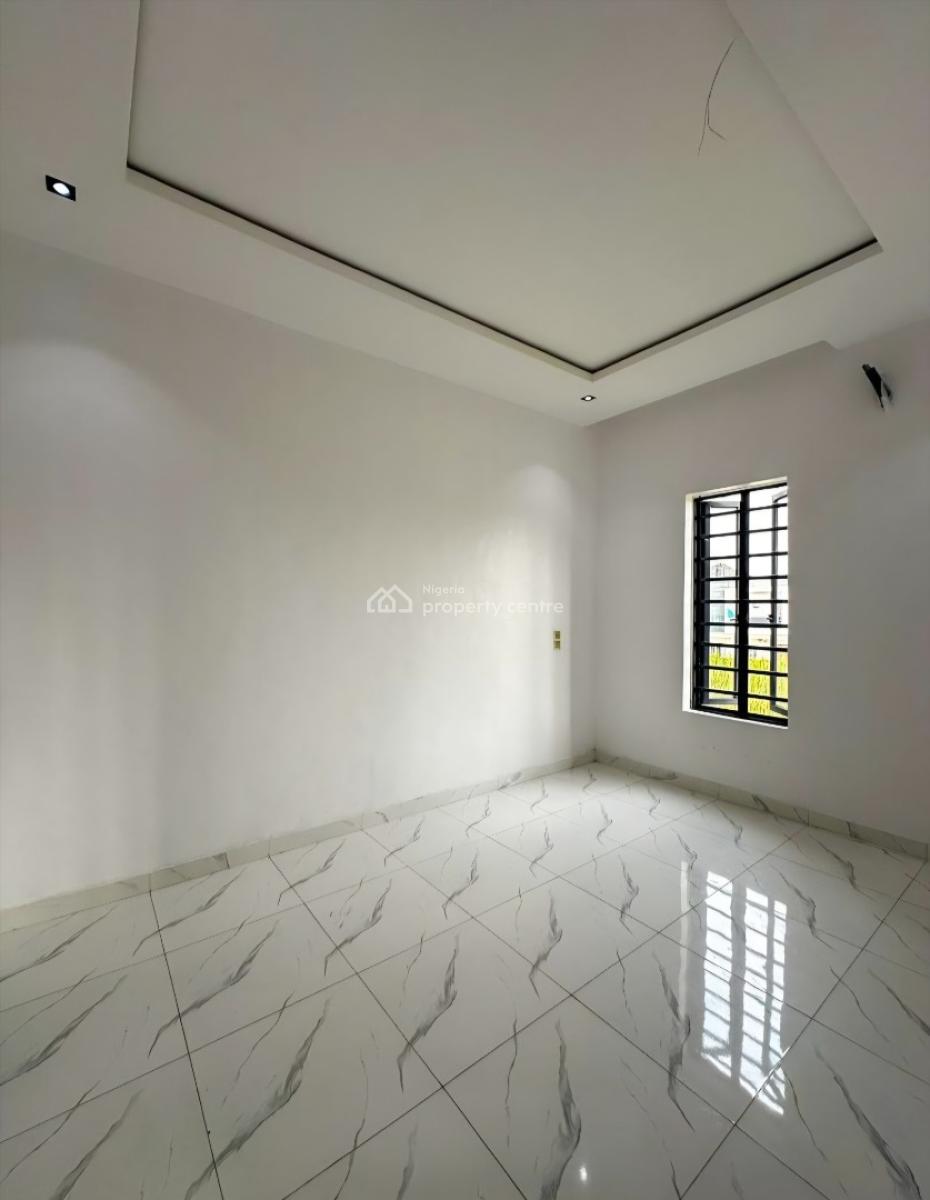 Luxurious 4-bedrooms Semi-detached Detached Duplex with Bq, Ikota, Lekki, Lagos, Semi-detached Duplex for Sale