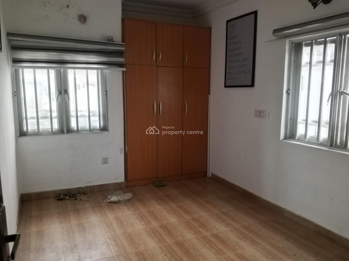 Beautiful 2 Bedroom Apartment Upstairs, Badore Ado Road, Ajah, Lagos, Flat / Apartment for Rent