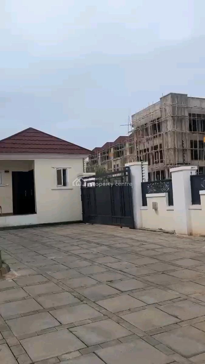 4 Bedroom Semi Detached Duplex, Guzape District, Abuja, Semi-detached Duplex for Sale