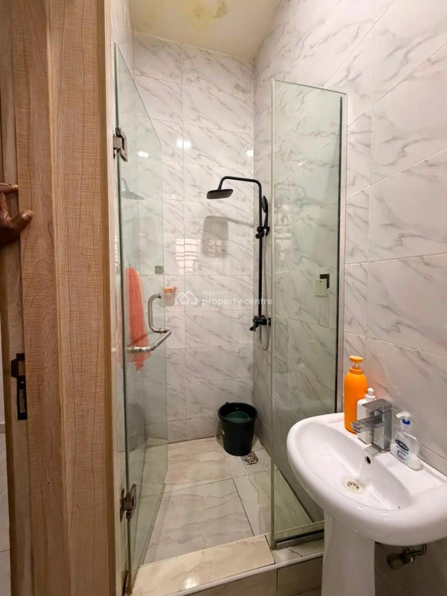 Big Room Downstairs in a Shared Unit with Open Parlor, Lekki, Lagos, Self Contain (single Rooms) for Rent