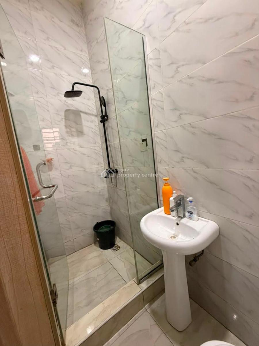 Big Room Downstairs in a Shared Unit with Open Parlor, Lekki, Lagos, Self Contain (single Rooms) for Rent