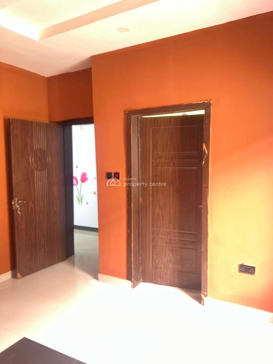 Rooms with Shared Furnished Parlour and Equipped Kitchen, Silverland Estate, Sangotedo, Ajah, Lagos, Flat / Apartment for Rent