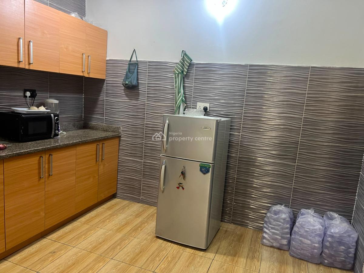 Rooms with Shared Furnished Parlour and Equipped Kitchen, Silverland Estate, Sangotedo, Ajah, Lagos, Flat / Apartment for Rent