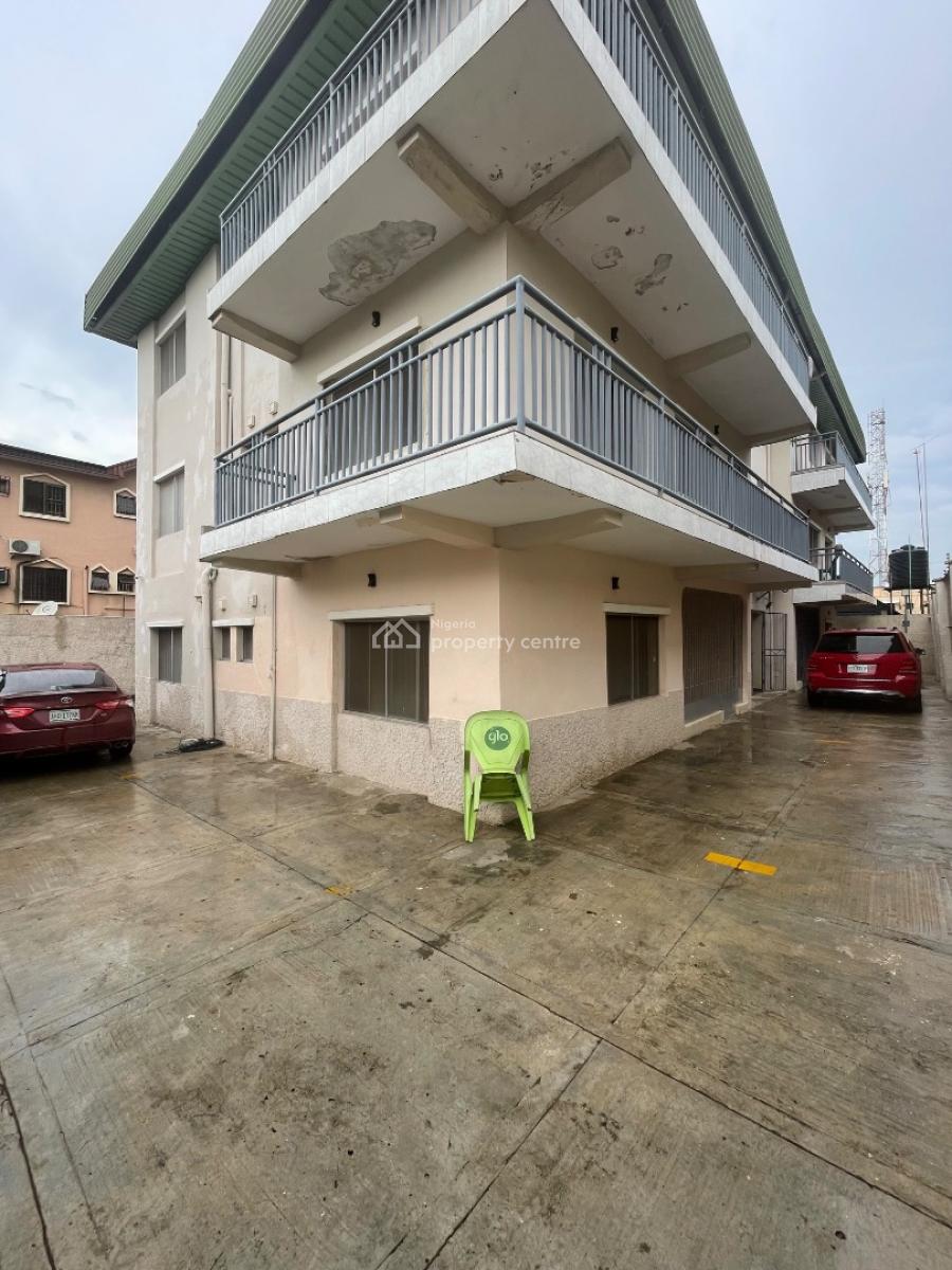 3 Bedroom Apartment, in an Estate, Gbagada, Lagos, Flat / Apartment for Rent