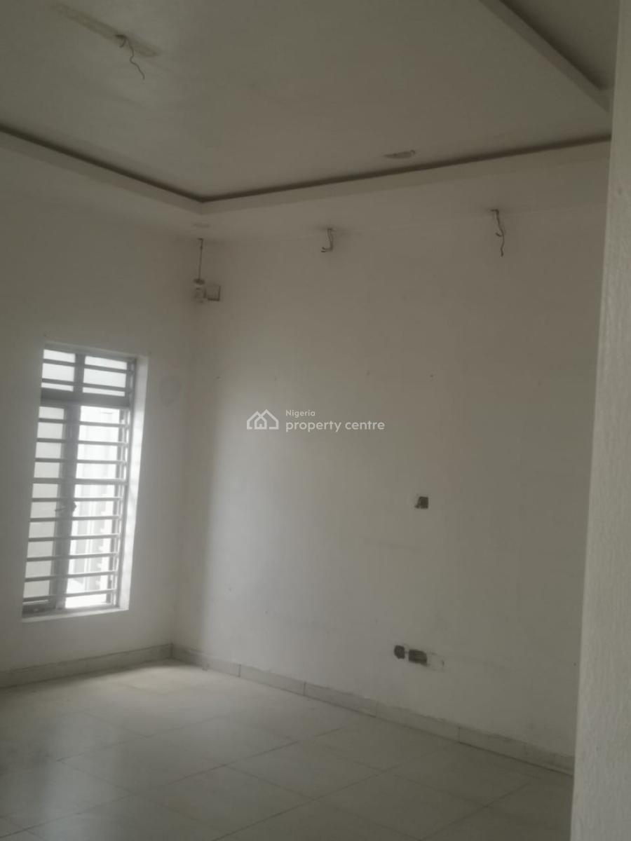 Standard 3 Bedroom Apartment in a Secure Estate, Lekki Phase1, Lekki, Lagos, Flat / Apartment for Rent