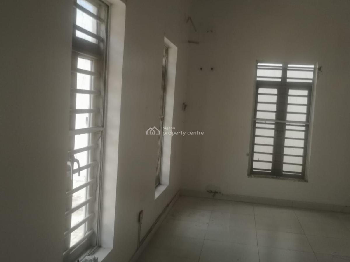 Standard 3 Bedroom Apartment in a Secure Estate, Lekki Phase1, Lekki, Lagos, Flat / Apartment for Rent