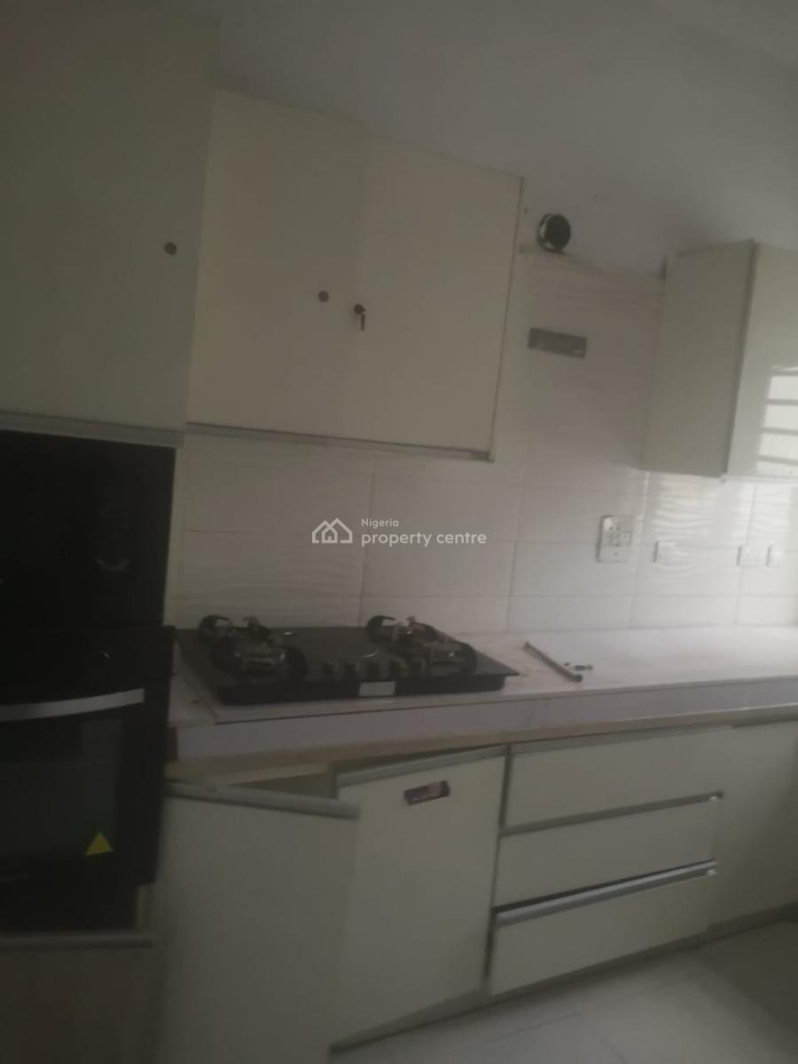 Standard 3 Bedroom Apartment in a Secure Estate, Lekki Phase1, Lekki, Lagos, Flat / Apartment for Rent