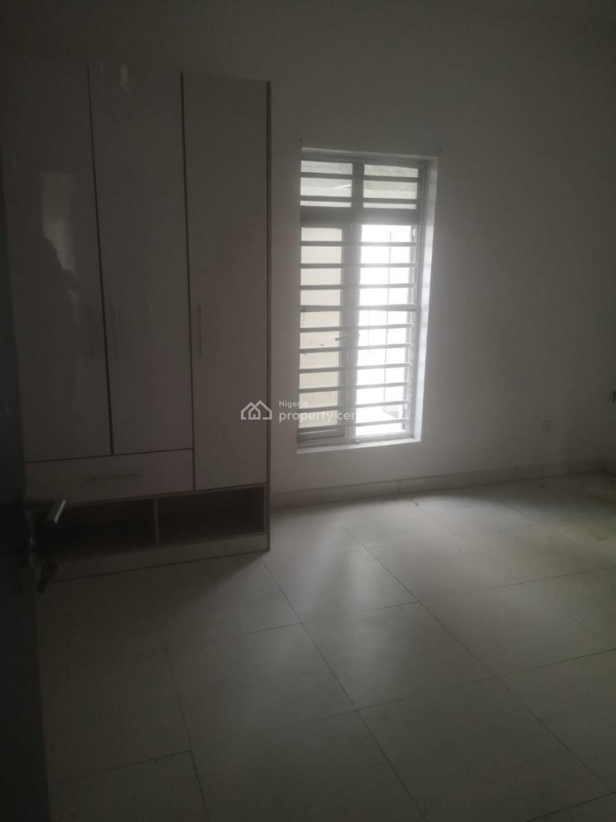 Standard 3 Bedroom Apartment in a Secure Estate, Lekki Phase1, Lekki, Lagos, Flat / Apartment for Rent