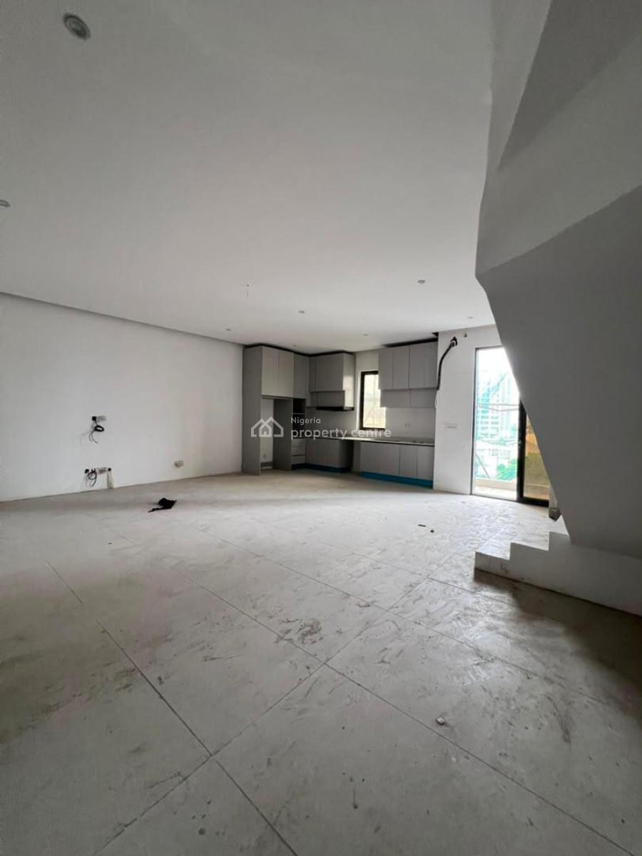 Upscale 2 Bedroom Maisonette with an Elevator & Swimming Pool, Victoria Island (vi), Lagos, Flat / Apartment for Sale