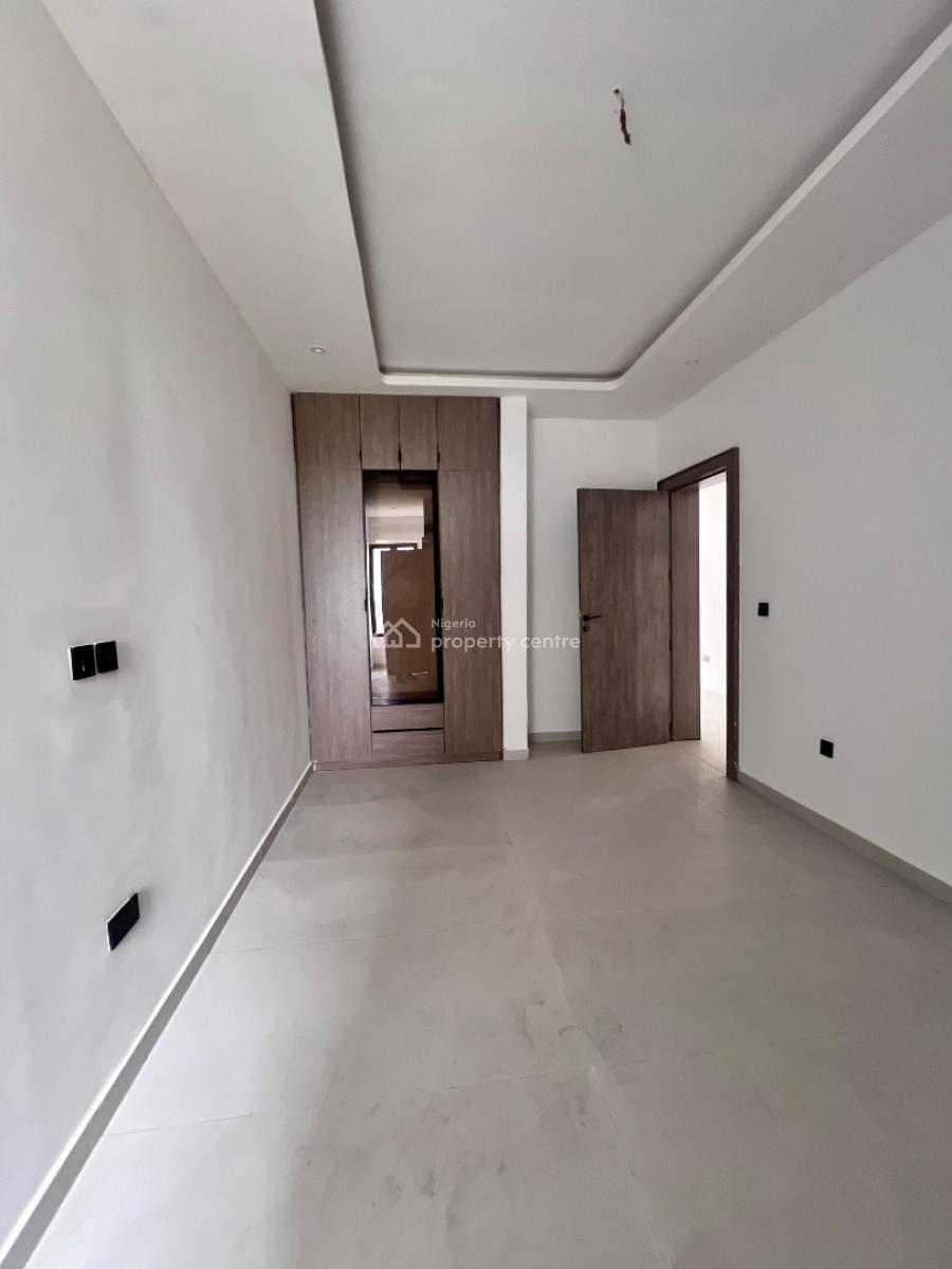 2 Bedroom Apartment with Pool, Lekki Phase 1, Lekki, Lagos, Flat / Apartment for Rent