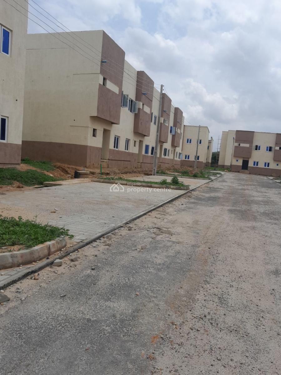3 Bedroom Terrace with Good Infrastructure and Boys Quarter, Kubwa Karsana, Karsana, Abuja, Terraced Duplex for Sale