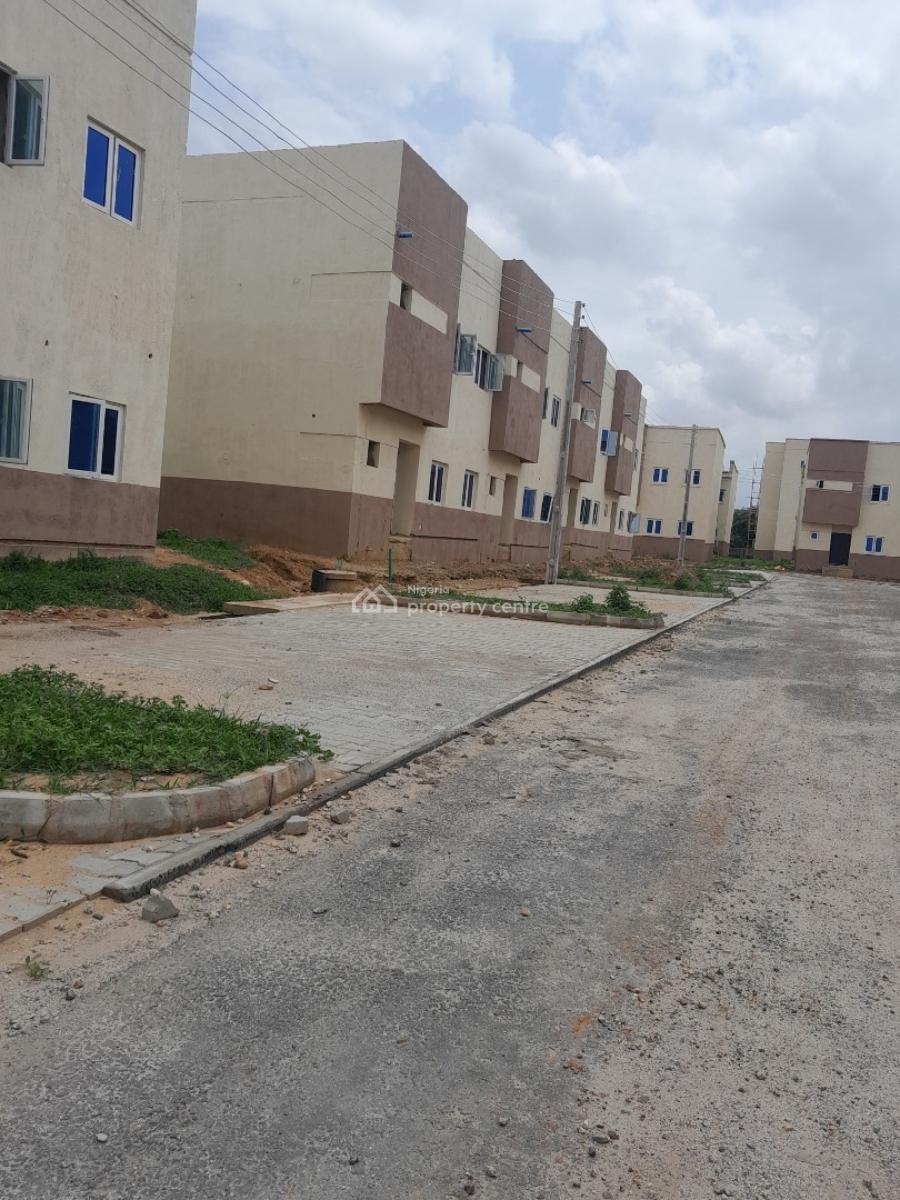 3 Bedroom Terrace with Good Infrastructure and Boys Quarter, Kubwa Karsana, Karsana, Abuja, Terraced Duplex for Sale