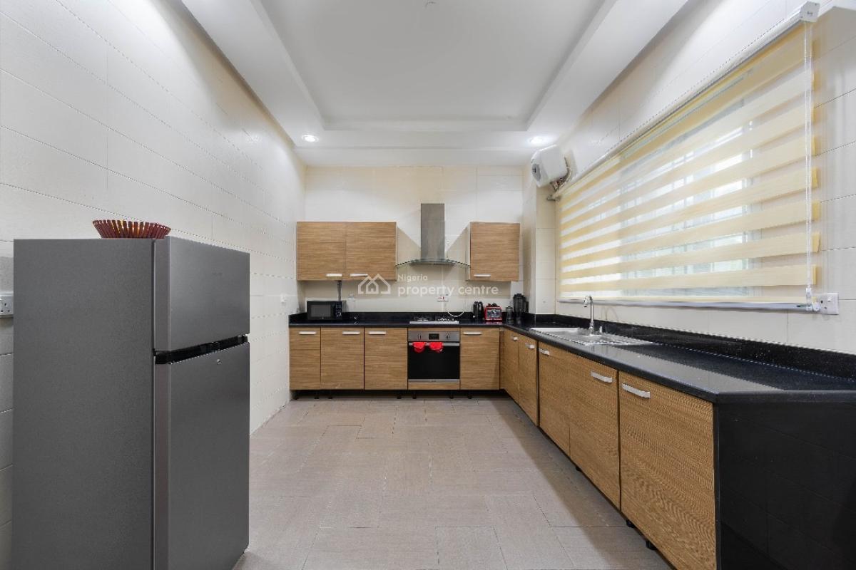 Luxury Spacious 3-bedroom Serviced Apartment, Lekki Phase 1, Lekki, Lagos, Flat / Apartment Short Let