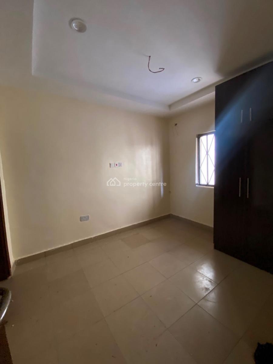 Newly Vacated 2 Bedroom Bq, 1 Min From Nizamiye, Idu Industrial, Abuja, Flat / Apartment for Rent