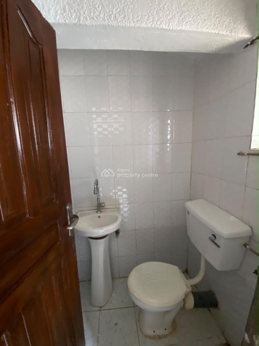 Newly Vacated 2 Bedroom Bq, 1 Min From Nizamiye, Idu Industrial, Abuja, Flat / Apartment for Rent
