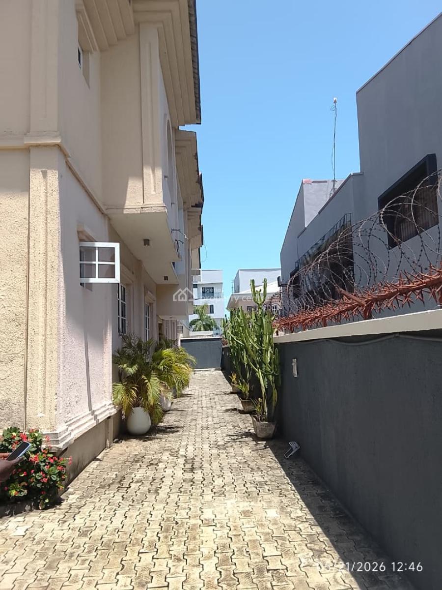 Amazing 3 Bedroom Apartment, Lekki Phase 1, Lekki, Lagos, Flat / Apartment for Rent