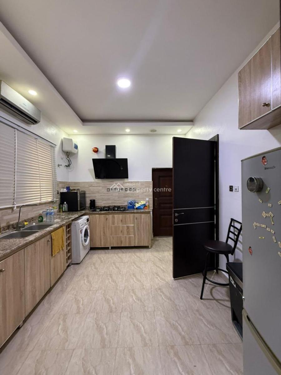 3 Bedroom Apartment, Lekki Phase 1, Lekki, Lagos, Flat / Apartment for Rent