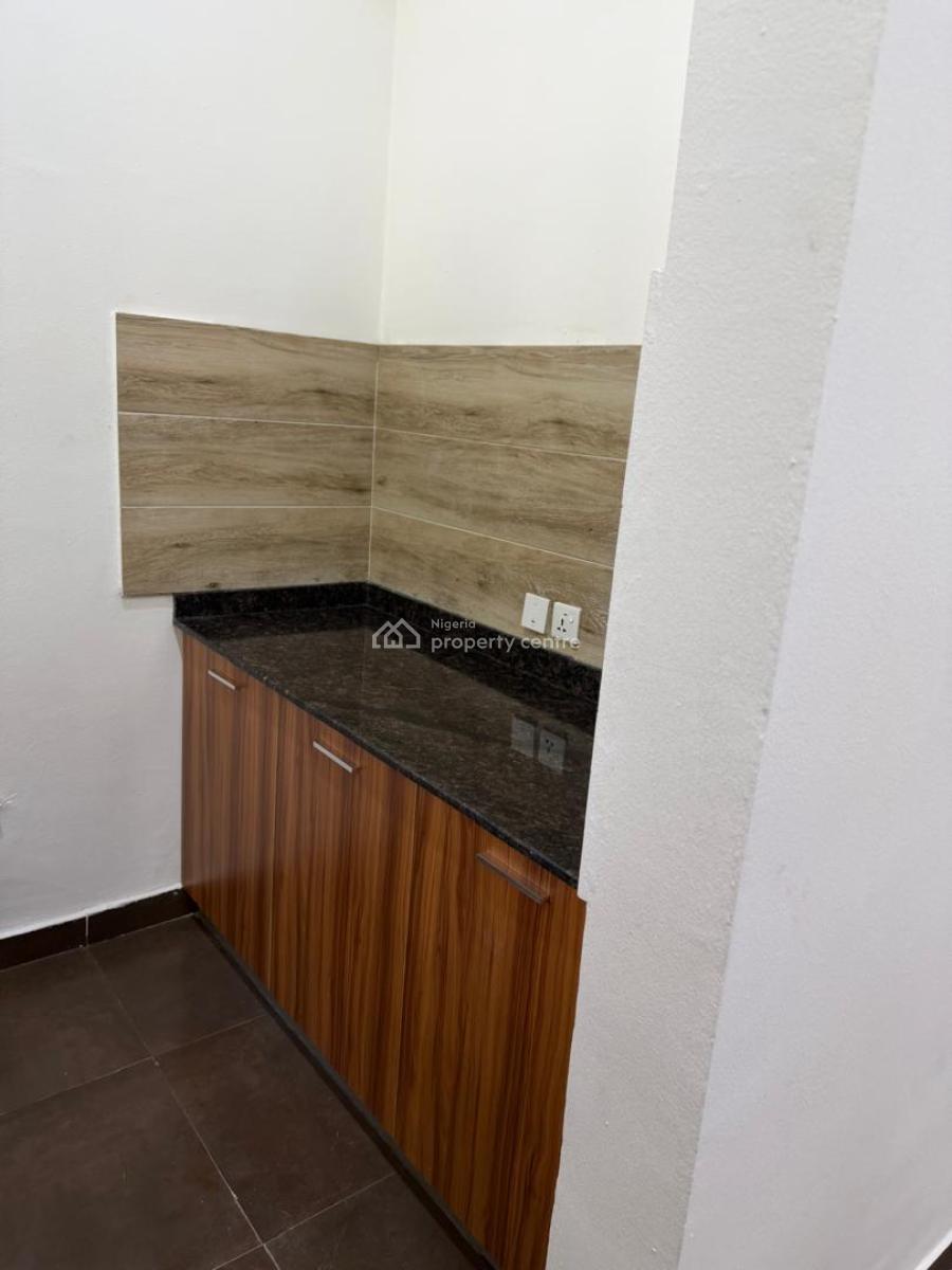 Well Maintained 3-bedroom (all En-suite) Terrace with Bq, Off Bourdillon Road, Old Ikoyi, Ikoyi, Lagos, Flat / Apartment for Rent