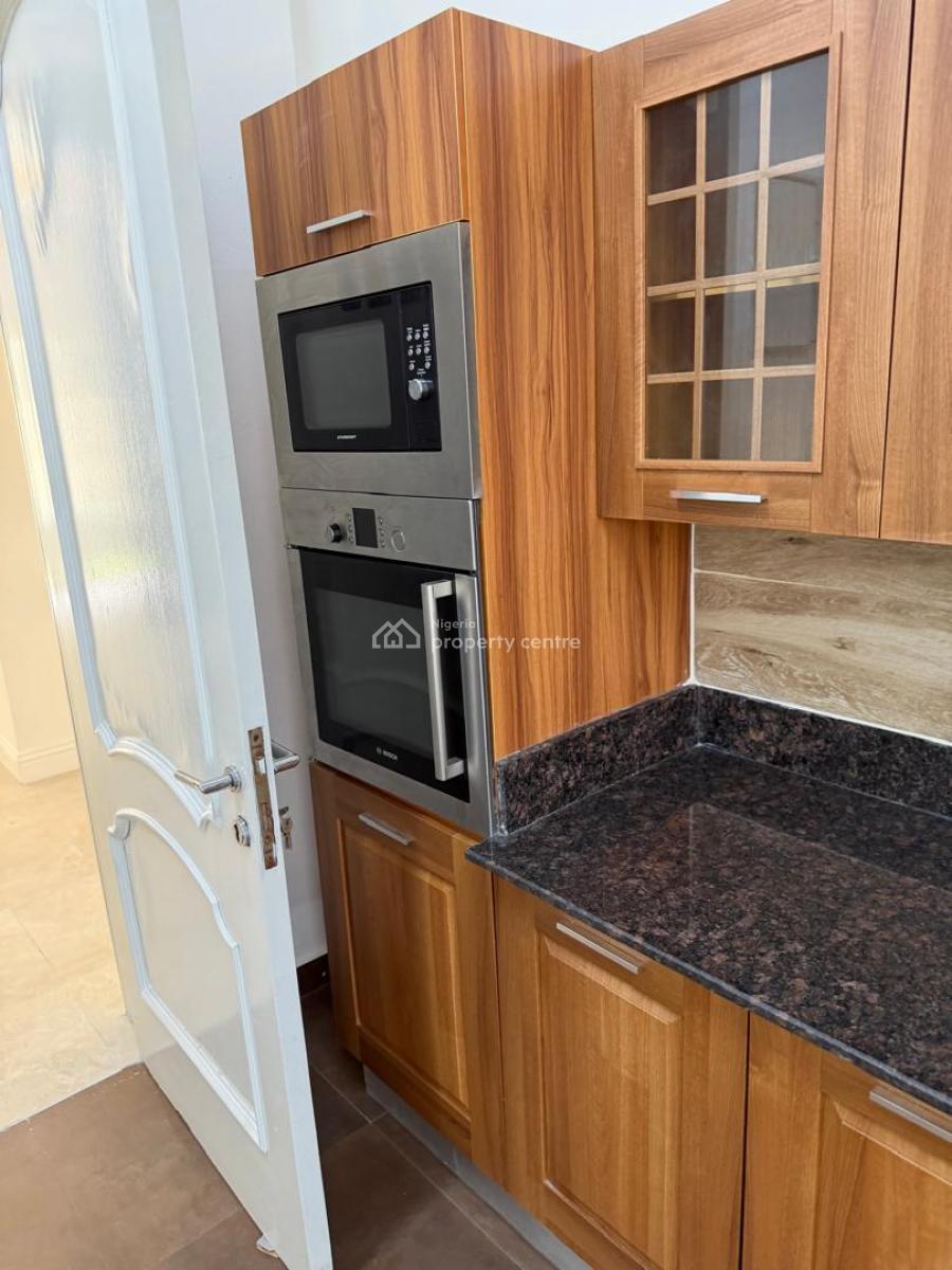 Well Maintained 3-bedroom (all En-suite) Terrace with Bq, Off Bourdillon Road, Old Ikoyi, Ikoyi, Lagos, Flat / Apartment for Rent