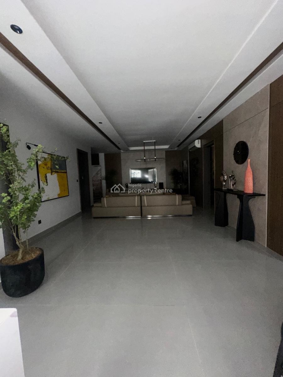 Phenomenal 3 Bedroom Apartment with Bq, Elevator, Lekki Phase 1, Lekki, Lagos, Flat / Apartment for Sale