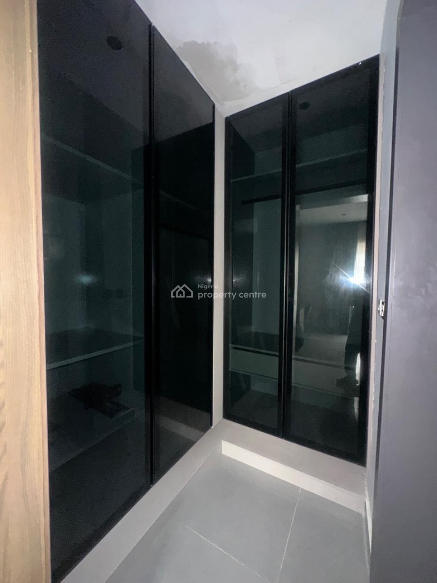 Phenomenal 3 Bedroom Apartment with Bq, Elevator, Lekki Phase 1, Lekki, Lagos, Flat / Apartment for Sale