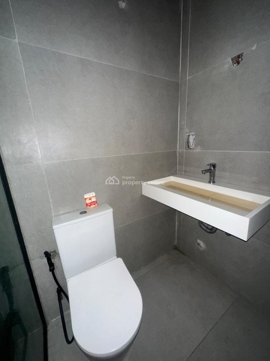 Phenomenal 3 Bedroom Apartment with Bq, Elevator, Lekki Phase 1, Lekki, Lagos, Flat / Apartment for Sale
