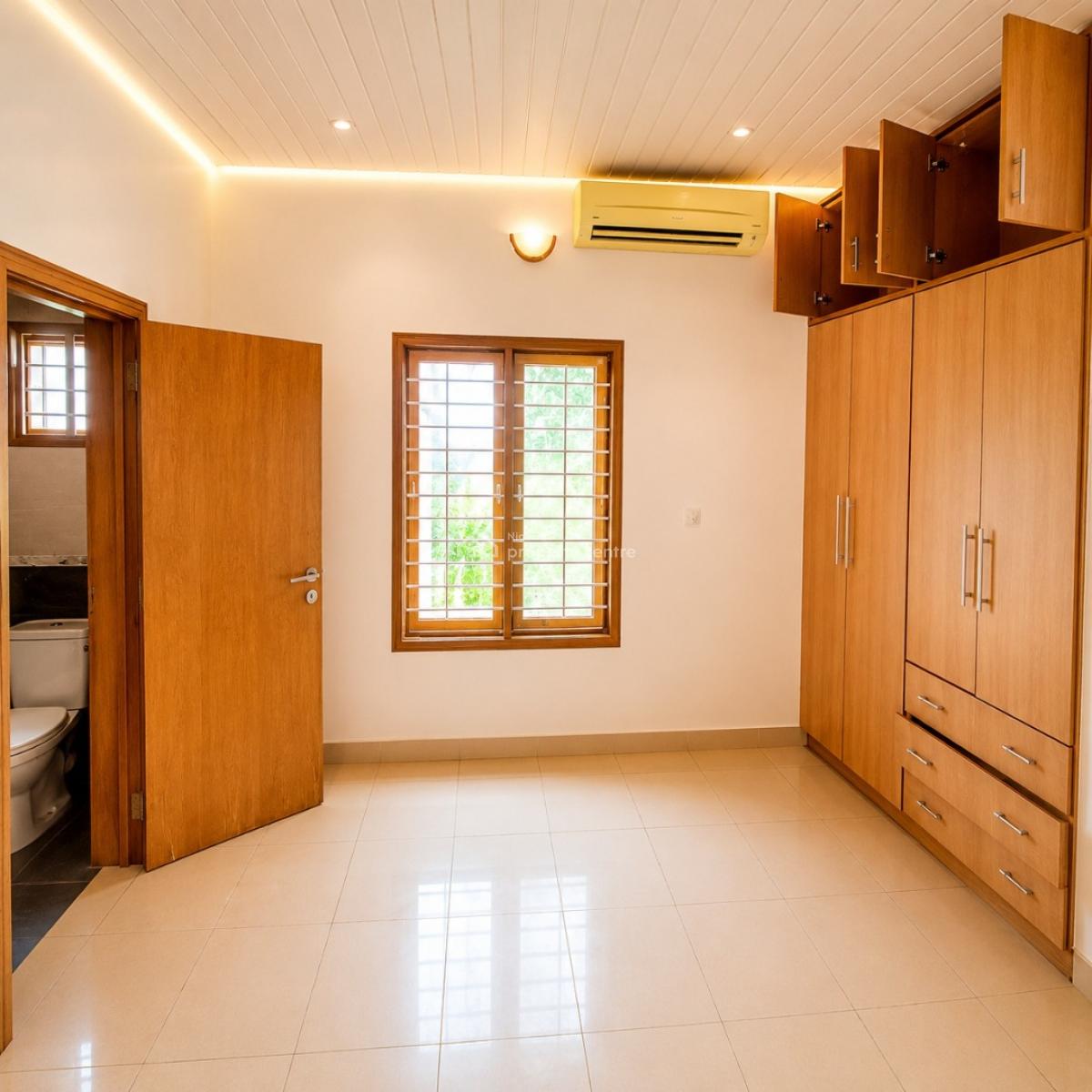 3 Bedroom Bungalow with Ac and  Fitted Kichen, Vgc, Vgc, Lekki, Lagos, Detached Bungalow for Rent