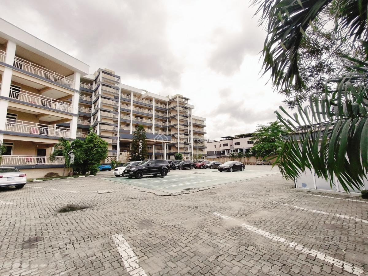 Waterfront 3 Bedroom Apartment+ S/ Pool, Lekki Phase 1, Lekki Phase 1, Lekki, Lagos, Flat / Apartment for Rent