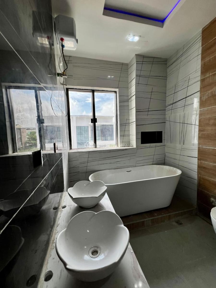 The Crown Haven  Luxury 5bedroom Fully Detached Duplex with Pool & Bq, Located in a Highly Desirable Neighborhood, Chevron, Lekki, Lagos, Detached Duplex for Sale