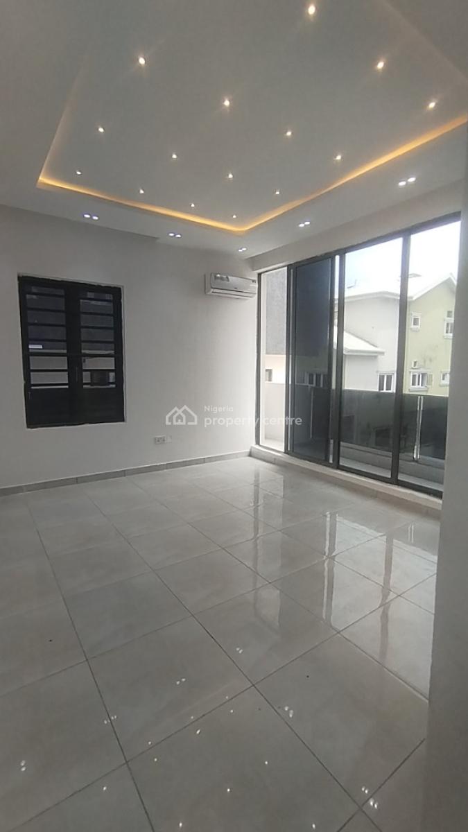Spacious Massive Luxury 3 Bedroom Flat Wit Bq, Lekki Phase 1, Lekki, Lagos, Flat / Apartment for Rent