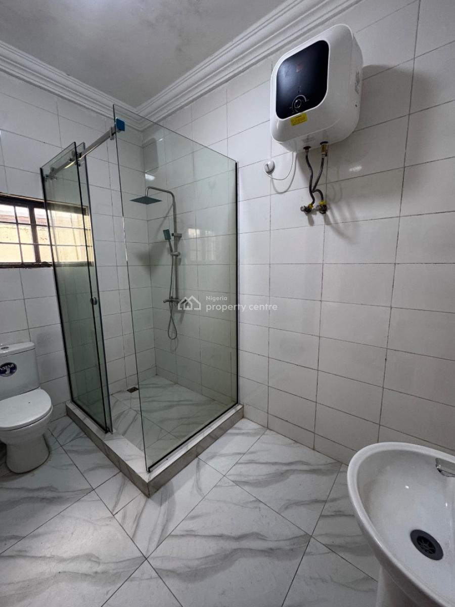 Nicely Renovated 3 Bedrooms Flat, Asokoro District, Abuja, Flat / Apartment for Rent