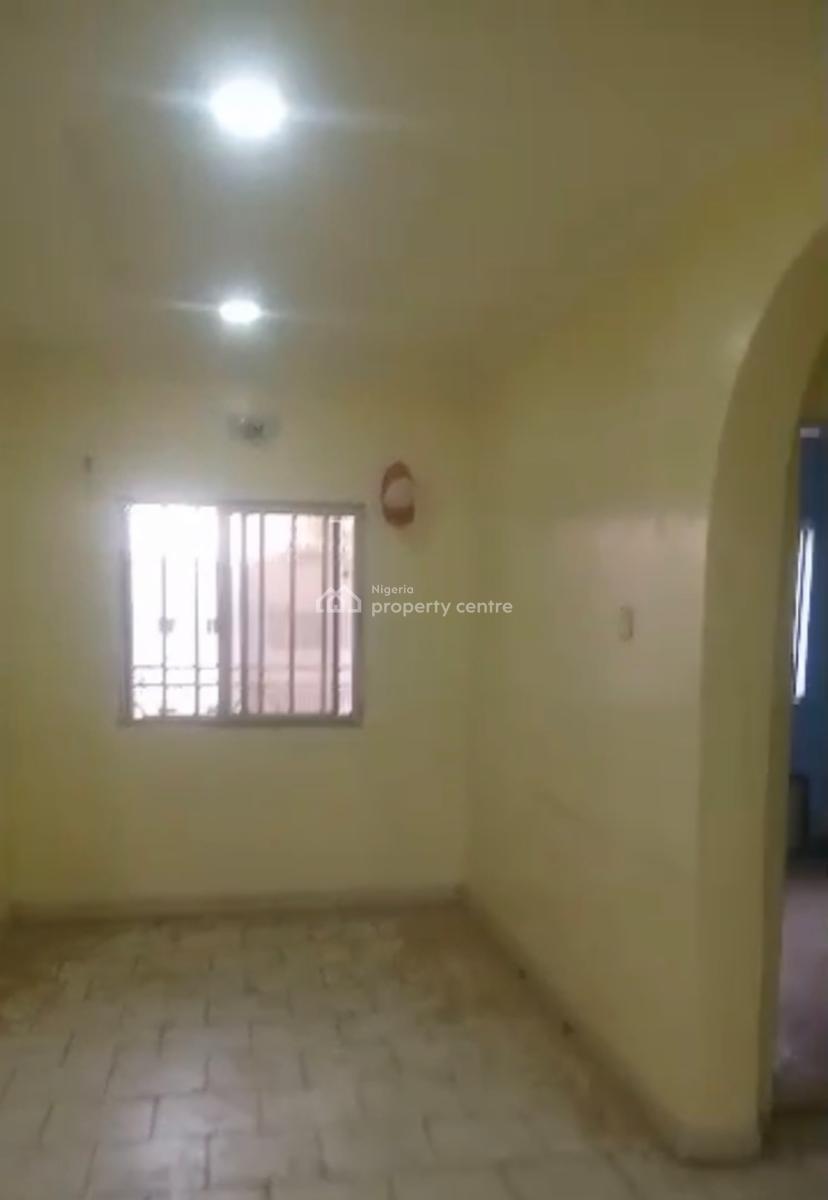 2-bedrooms Flat By Bannex and Behind Lg Store, 2nd Floor, Wuse 2, Abuja, Flat / Apartment for Rent