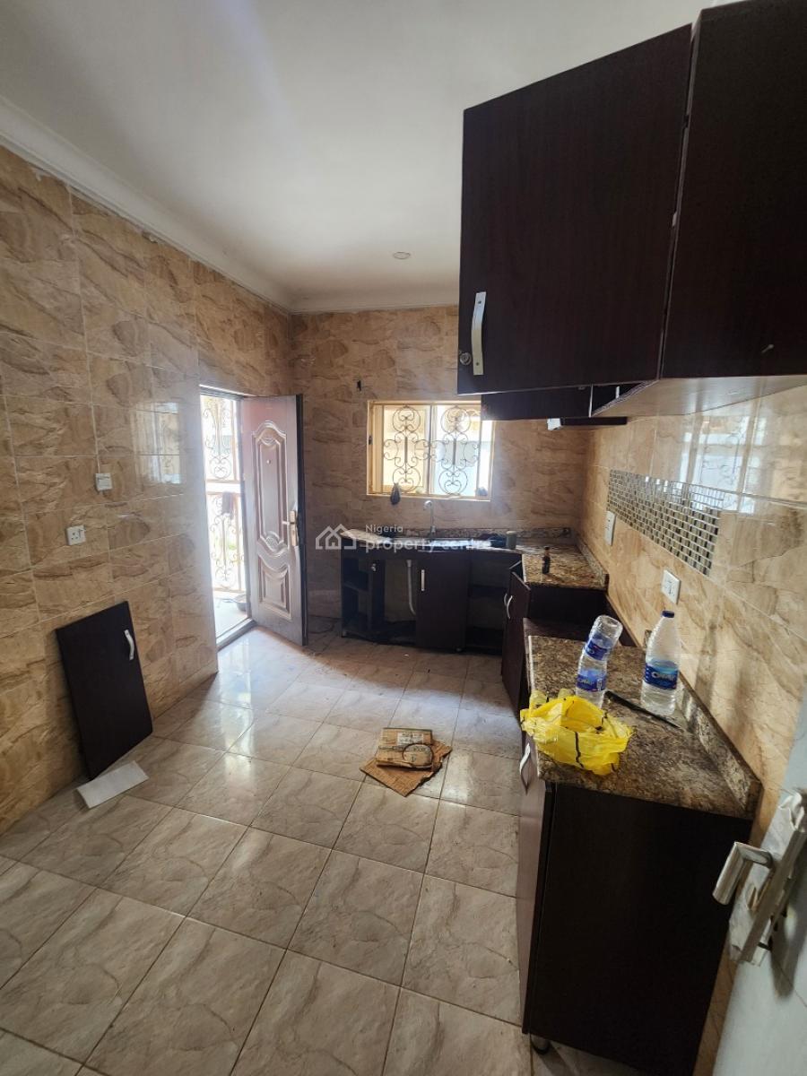 Luxury Two Bedroom Block of Flat, News Engineering Road, Dawaki, Gwarinpa, Abuja, Flat / Apartment for Rent