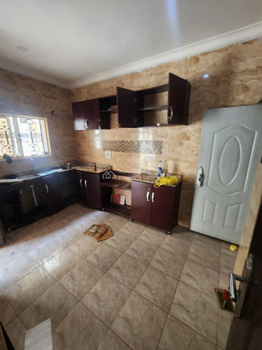 Luxury Two Bedroom Block of Flat, News Engineering Road, Dawaki, Gwarinpa, Abuja, Flat / Apartment for Rent