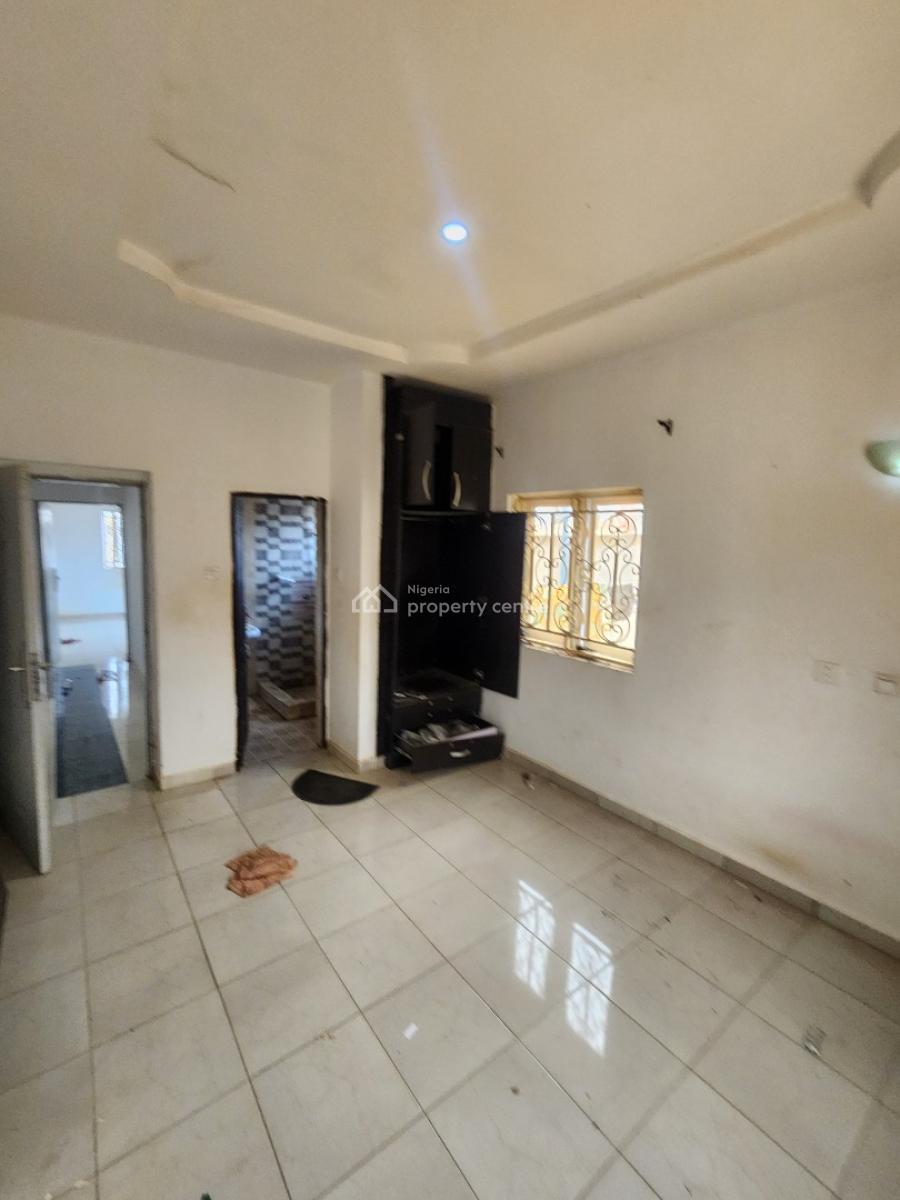 Luxury Two Bedroom Block of Flat, News Engineering Road, Dawaki, Gwarinpa, Abuja, Flat / Apartment for Rent