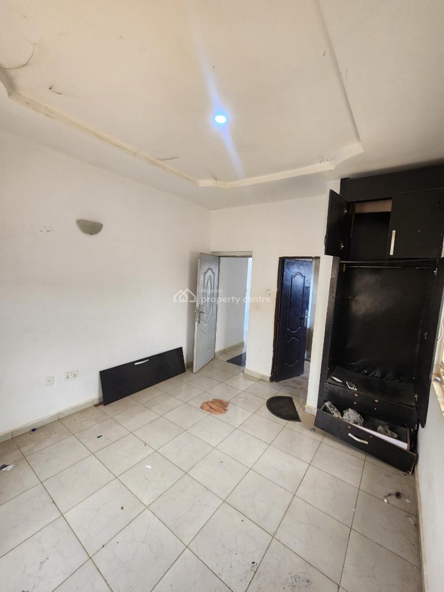 Luxury Two Bedroom Block of Flat, News Engineering Road, Dawaki, Gwarinpa, Abuja, Flat / Apartment for Rent