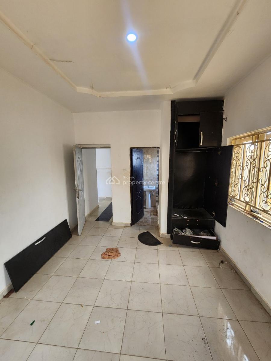 Luxury Two Bedroom Block of Flat, News Engineering Road, Dawaki, Gwarinpa, Abuja, Flat / Apartment for Rent